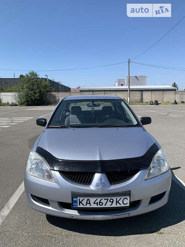 Седан Mitsubishi Lancer 2004 в Києві