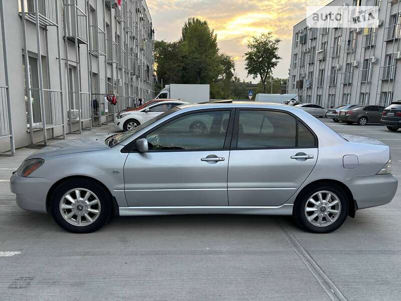 Седан Mitsubishi Lancer 2004 в Одесі