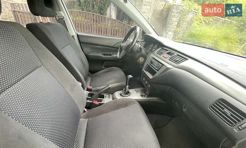 Седан Mitsubishi Lancer 2006 в Виноградове фото 8 Седан Mitsubishi Lancer 2006 в Виноградове