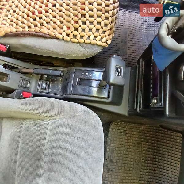 Лифтбек Mitsubishi Lancer 1990 в Кропивницком