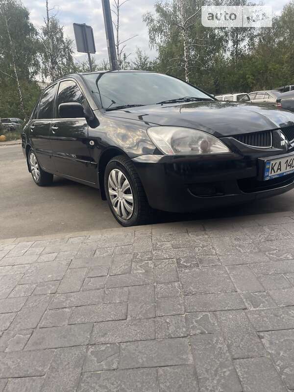 Седан Mitsubishi Lancer 2005 в Киеве