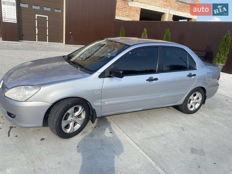Седан Mitsubishi Lancer 2005 в Ходорове