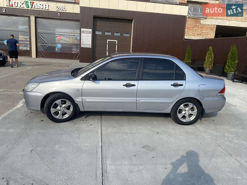Седан Mitsubishi Lancer 2005 в Ходорове