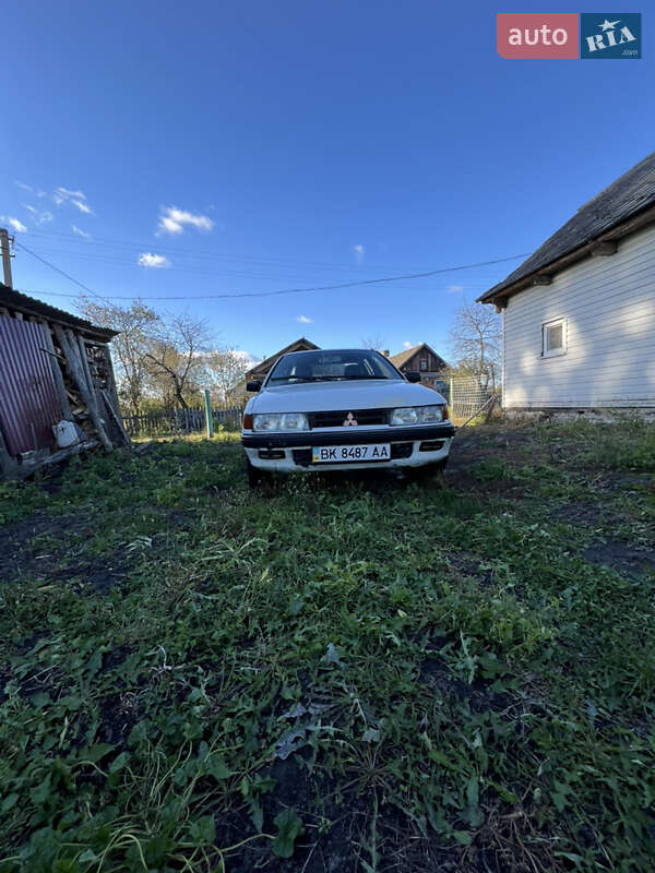 Седан Mitsubishi Lancer 1991 в Любомле