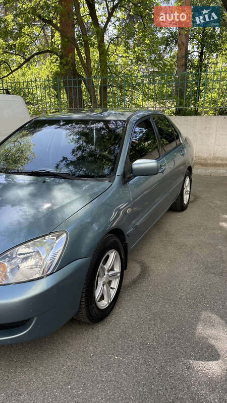 Седан Mitsubishi Lancer 2007 в Киеве
