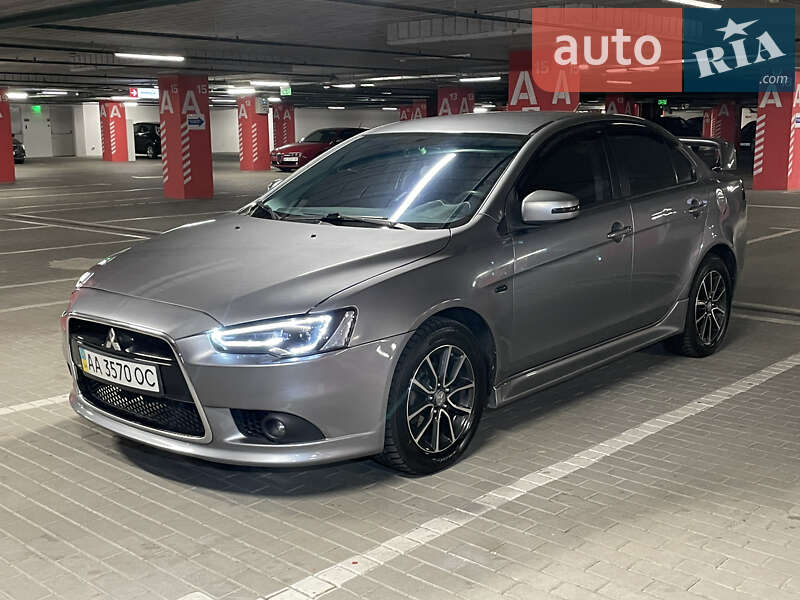 Седан Mitsubishi Lancer 2015 в Киеве