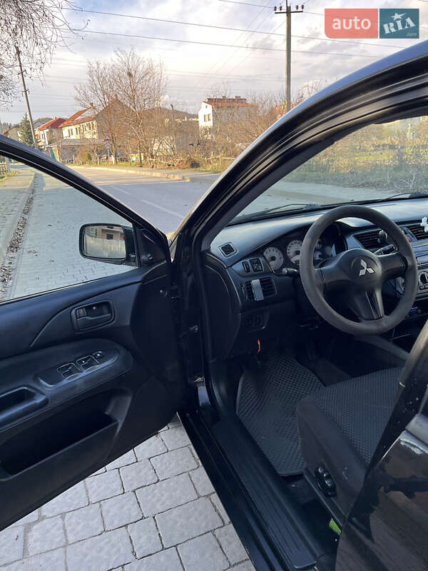 Седан Mitsubishi Lancer 2006 в Львове