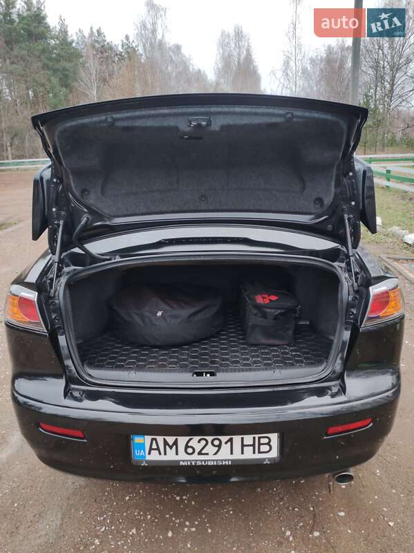 Седан Mitsubishi Lancer 2011 в Коростені