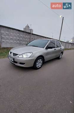 Седан Mitsubishi Lancer 2004 в Киеве