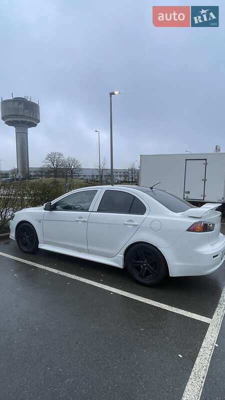 Седан Mitsubishi Lancer 2014 в Києві