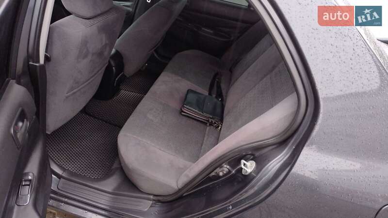 Седан Mitsubishi Lancer 2004 в Хмельницком