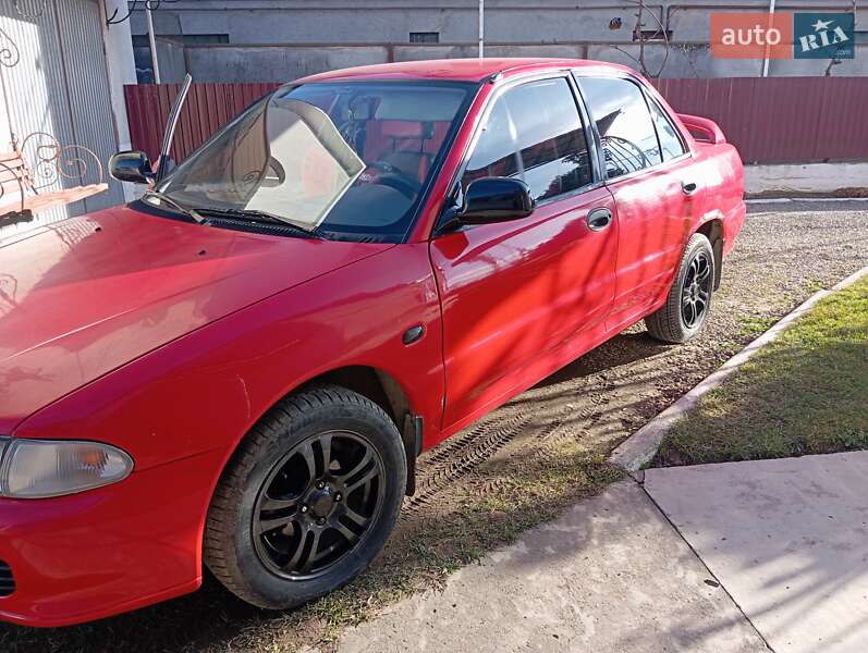 Седан Mitsubishi Lancer 1993 в Виноградові