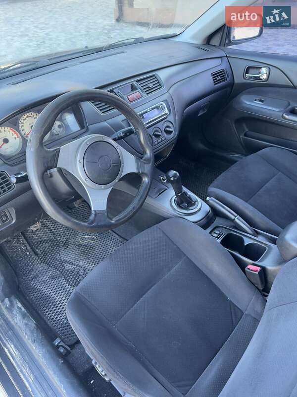 Седан Mitsubishi Lancer 2004 в Одессе