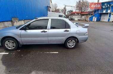 Седан Mitsubishi Lancer 2004 в Києві