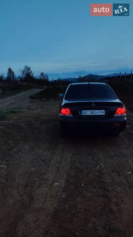 Седан Mitsubishi Lancer 2004 в Сходнице фото 2 Седан Mitsubishi Lancer 2004 в Сходнице