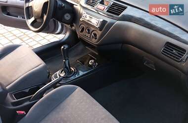 Универсал Mitsubishi Lancer 2004 в 