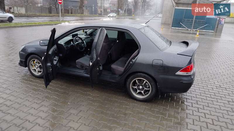 Седан Mitsubishi Lancer 2004 в Хмельницком