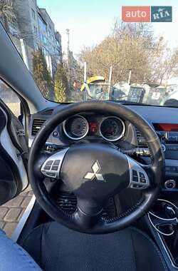 Хэтчбек Mitsubishi Lancer 2009 в 