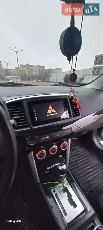 Седан Mitsubishi Lancer 2016 в Кривом Роге