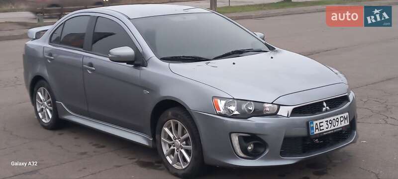 Седан Mitsubishi Lancer 2016 в Кривом Роге
