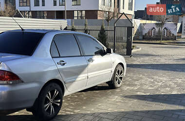 Седан Mitsubishi Lancer 2005 в Чернівцях