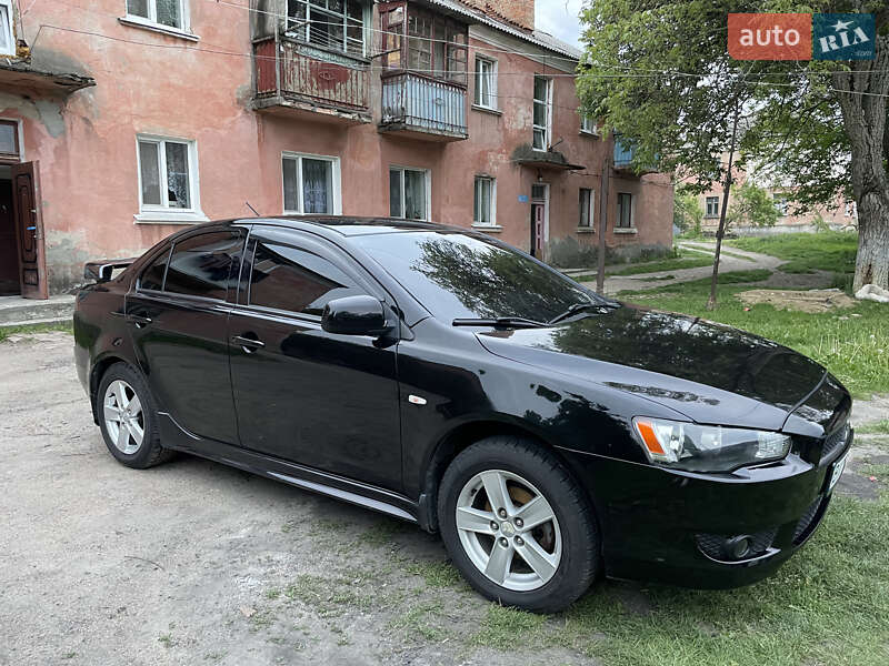 Седан Mitsubishi Lancer 2007 в Помічній