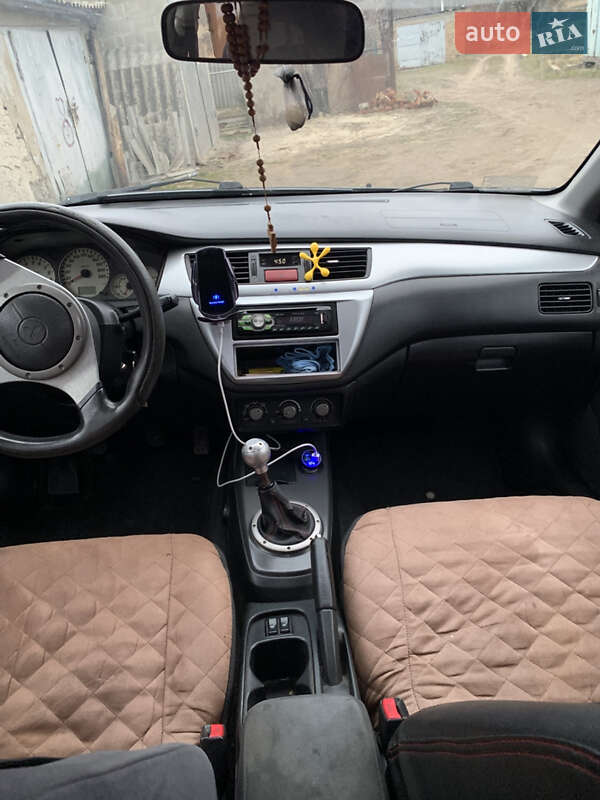 Седан Mitsubishi Lancer 2004 в Золочеве