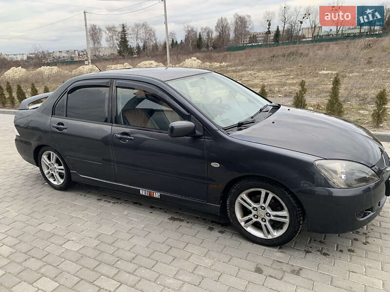 Седан Mitsubishi Lancer 2004 в 