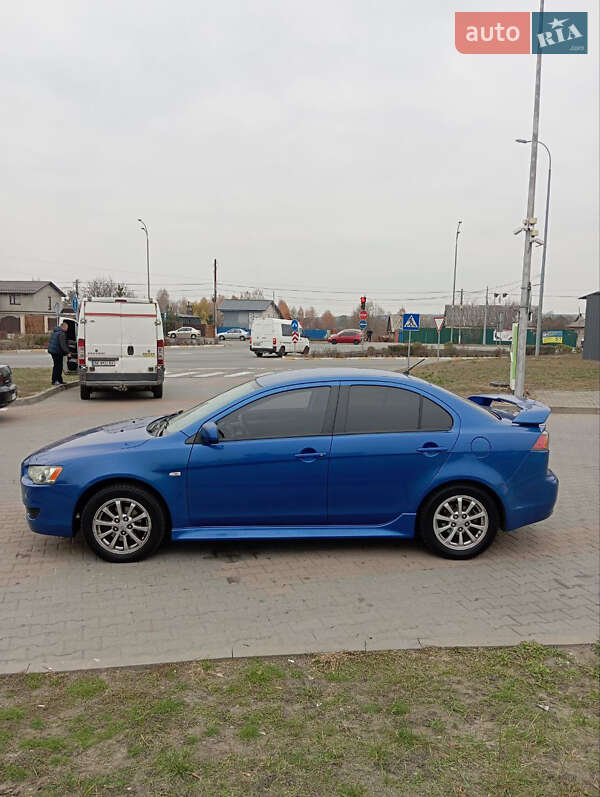 Седан Mitsubishi Lancer 2009 в Ровно