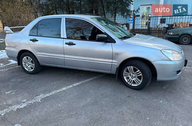 Седан Mitsubishi Lancer 2004 в Києві