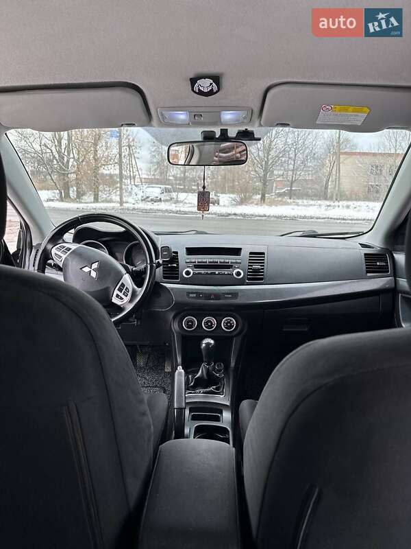 Седан Mitsubishi Lancer 2007 в Изюме