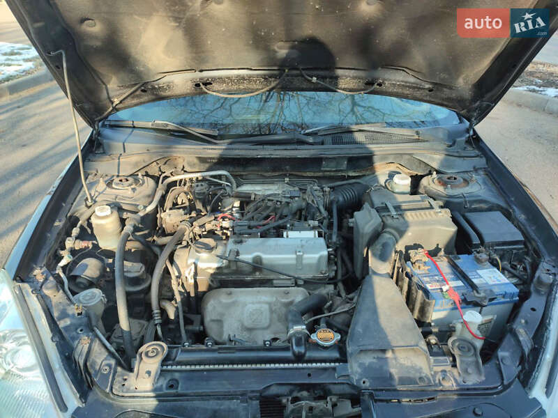 Седан Mitsubishi Lancer 2004 в Синельниковому