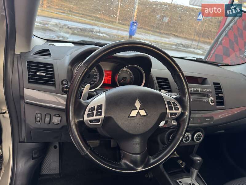 Седан Mitsubishi Lancer 2009 в Львові