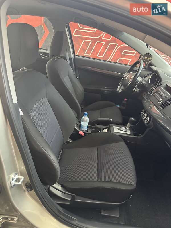 Седан Mitsubishi Lancer 2009 в Львові