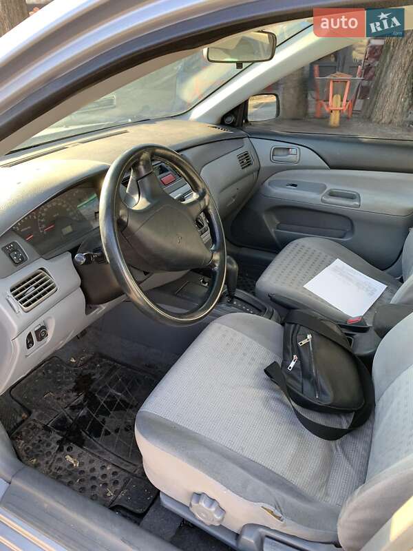 Седан Mitsubishi Lancer 2004 в Дніпрі