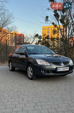 Седан Mitsubishi Lancer 2003 в Львове