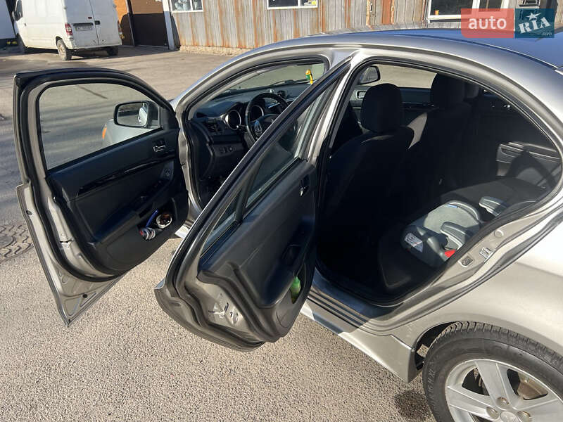 Седан Mitsubishi Lancer 2014 в Луцьку