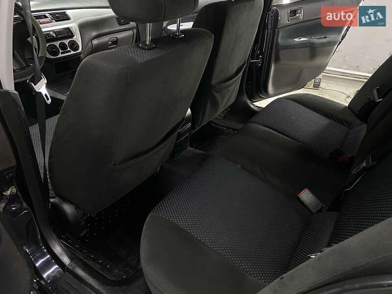 Седан Mitsubishi Lancer 2006 в Измаиле