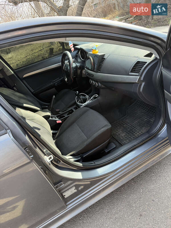 Седан Mitsubishi Lancer 2009 в Кривом Роге