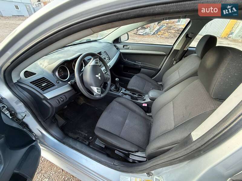 Седан Mitsubishi Lancer 2010 в Киеве