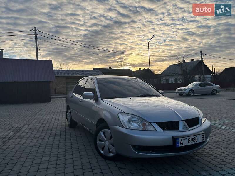 Седан Mitsubishi Lancer 2005 в Надворной