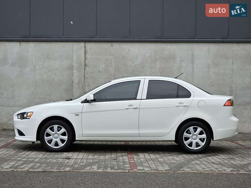 Седан Mitsubishi Lancer 2012 в Києві