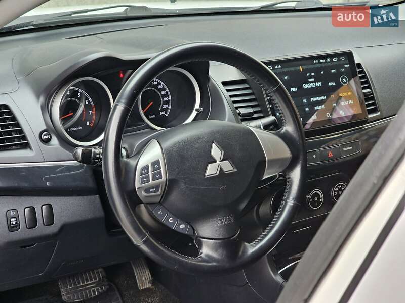 Седан Mitsubishi Lancer 2012 в Києві