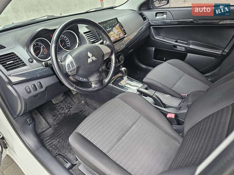 Седан Mitsubishi Lancer 2012 в Києві