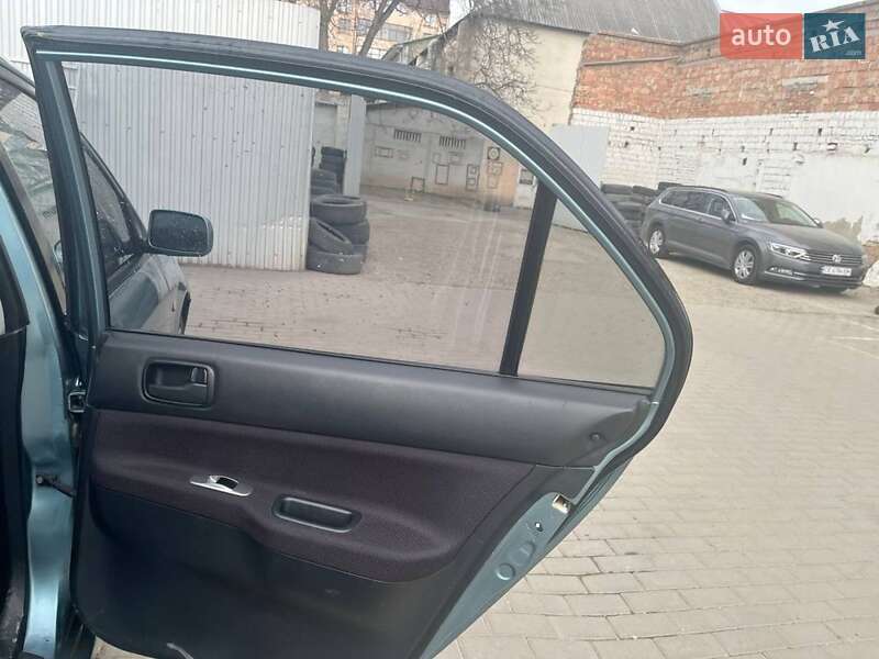 Седан Mitsubishi Lancer 2007 в Черновцах