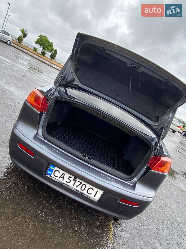 Седан Mitsubishi Lancer 2008 в Черкассах