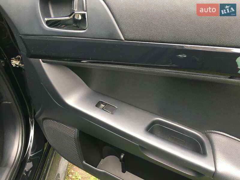 Седан Mitsubishi Lancer 2012 в Запоріжжі