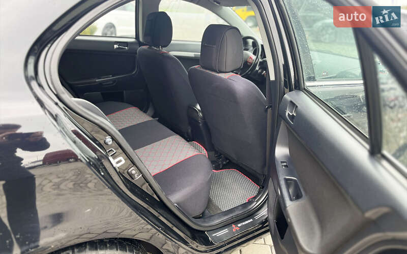 Хетчбек Mitsubishi Lancer 2009 в Мукачевому