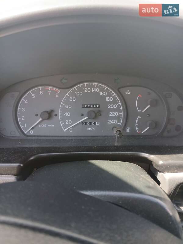 Седан Mitsubishi Lancer 1995 в Городке