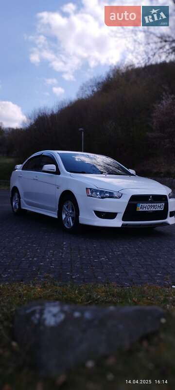 Седан Mitsubishi Lancer 2009 в Киеве